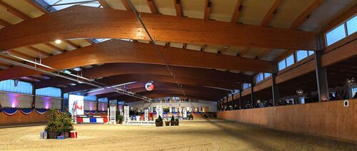 Die Halle der Hengststation Maas J. Hell ist Schauplatz der Hengstpräsentation am 7. Dezember und des Freispring-Wettbewerbs am 6. Dezember 2024.  | © Janne Bugtrup