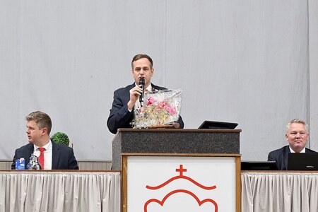 Trieb die Gebote und Spenden für die Kinderkrebshilfe in ungeahnte Höhen - Westfalens "Macher" Thomas Münch. | © Beelitz/ Screenshot