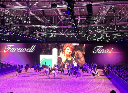 In 28 Jahren hat Tina Uetz die EQUITANA als Event Direktorin maßgeblich geprägt. Gestern war es an der Zeit im Rahmen der HOP TOP Show Danke und Tschüss bei einer emotionalen Verabschiedung zu sagen. | © Privat