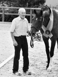 Ewald Grotelüschen anlässlich des Fohlenchampionats in Vechta. | © OLD-art