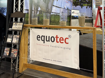 Die equotec GmbH hat auf der Equitana ihre Technik der weltweit einzigen Reitsandreinigungsanlage vorgestellt.