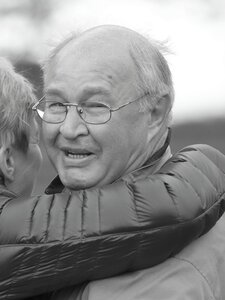 Sich gemeinsam mit Familie und Weggefährten über die Erfolge seiner Trakehner freuen, das war Horst Eberts ganzes Glück. | © Bischoff