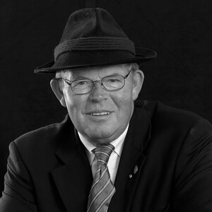 Die Pferdeszene muss abschied nehmen von Gustav Meyer zu Hartum. | © Toffi