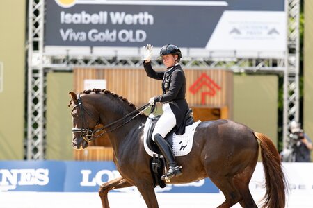 Isabell Werth und Viva Gold OLD gewinnen den Louisdor-Preis und sind qualifiziert für das Finale in der Frankfurter Festhalle im Dezember. | © reitsport-hellmann.de