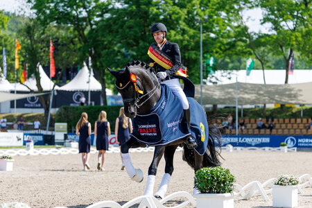 Moritz Treffinger und Cadeu Noir gewinnen den U25 Grand Prix und damit den Titel als Deutsche Meister. | © Lafrentz