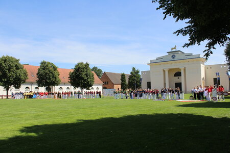 Die Eröffnung des Bundesjungzüchterwettbewerbs auf dem Redefiner Paradeplatz mit Bedingungen, wie sie besser hätte nicht sein können.  | © Hörster