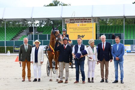 Bundeschampion der jungen Fahrpferde: Best in Time PST mit Jessica Wächter, die 2022 schon den Vater Best Buddy zum Titel gesteuert hatte    | © Brit Placzek