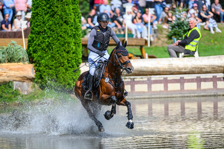 Coer Noblesse und Lena Wiegmann siegten mit deutlichem Abstand in der Geländeponyprüfung, der Finalqualifikation des Bundeschampionats. | © Equitaris (Gesina Grömping) Coer Noblesse und Lena Wiegmann siegten mit deutlichem Abstand in der Geländeponyprüfung, der Finalqualifikation des Bundeschampionats. | © Equitaris (Gesina Grömping)