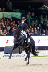 Charlotte Fry und Glamourdale siegten im Grand Prix von London. | © Lafrentz