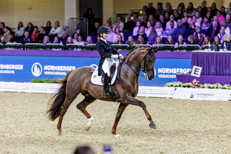 Charlott-Maria Schürmann und Life Time FRH siegen im 34. Finale des Nürnberger Burgpokals. | © Lafrentz