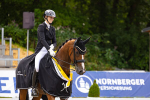 Hannoveraner Championesse der sieben- und achtjährigen Dressurpferde: Valetta mit Leonie Richter  | © Hannoveraner Verband (frei)