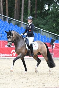 Leni-Sophie Gosmann und Noble Dance NRW siegten in der Finalqualifikation der fünfjährigen Dressurponys. | © Mirka Nilkens