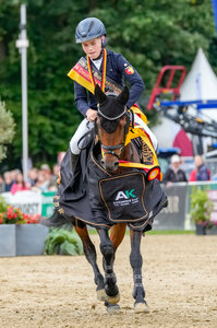 Der neue Bundeschampion der sechsjährigen Springponys heißt Sven | © Beeck
