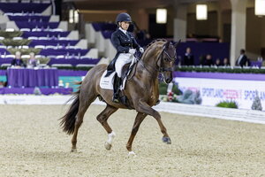 Charlott-Maria Schürmann und Life Time FRH trabten im Finale des Nürnberger Burgpokals zum Sieg. | © Lafrentz